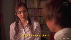 Hai chị em ở nhà chơi trò người lớn