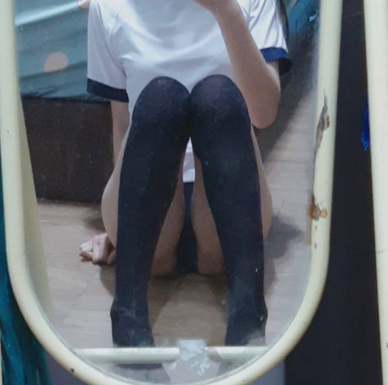 Tiểu Mã Huân Hoa, cao 172cm, tiếp viên hàng không hàng đầu, tất đen và chân dài, khuôn mặt thiên thần và dáng người ác quỷ, làn da trắng và cặp ngực hồng tuyệt đẹp, chắc chắn sẽ là một cuộc giao cấu khó quên