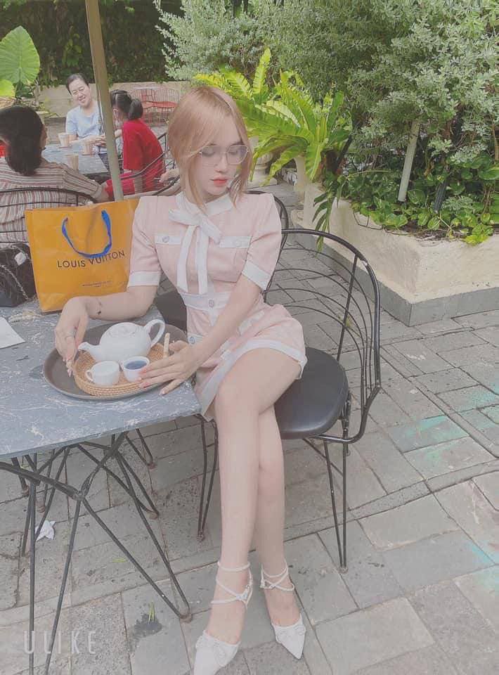 Con gái cho bố dượng phang vì không muốn bố rời xa 2 má con cô